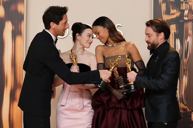 Read more about the article Pictures to remember beautiful moments at the 2025 Academy Awards